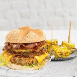 Burger de pollo con piña asada